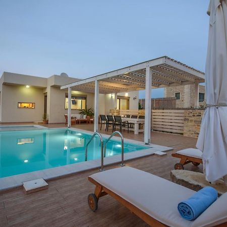 Golden Sky Villa 卡米拉日 外观 照片