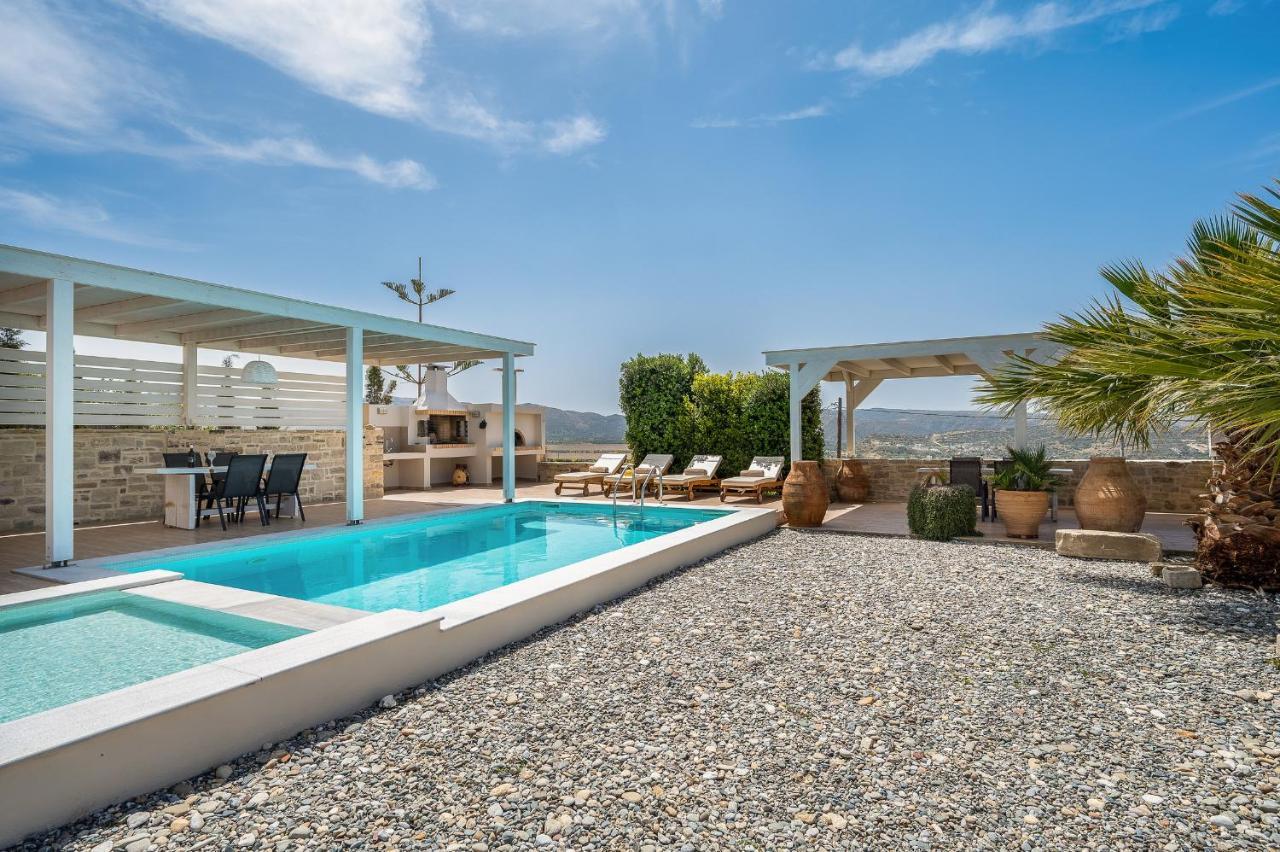 Golden Sky Villa 卡米拉日 外观 照片