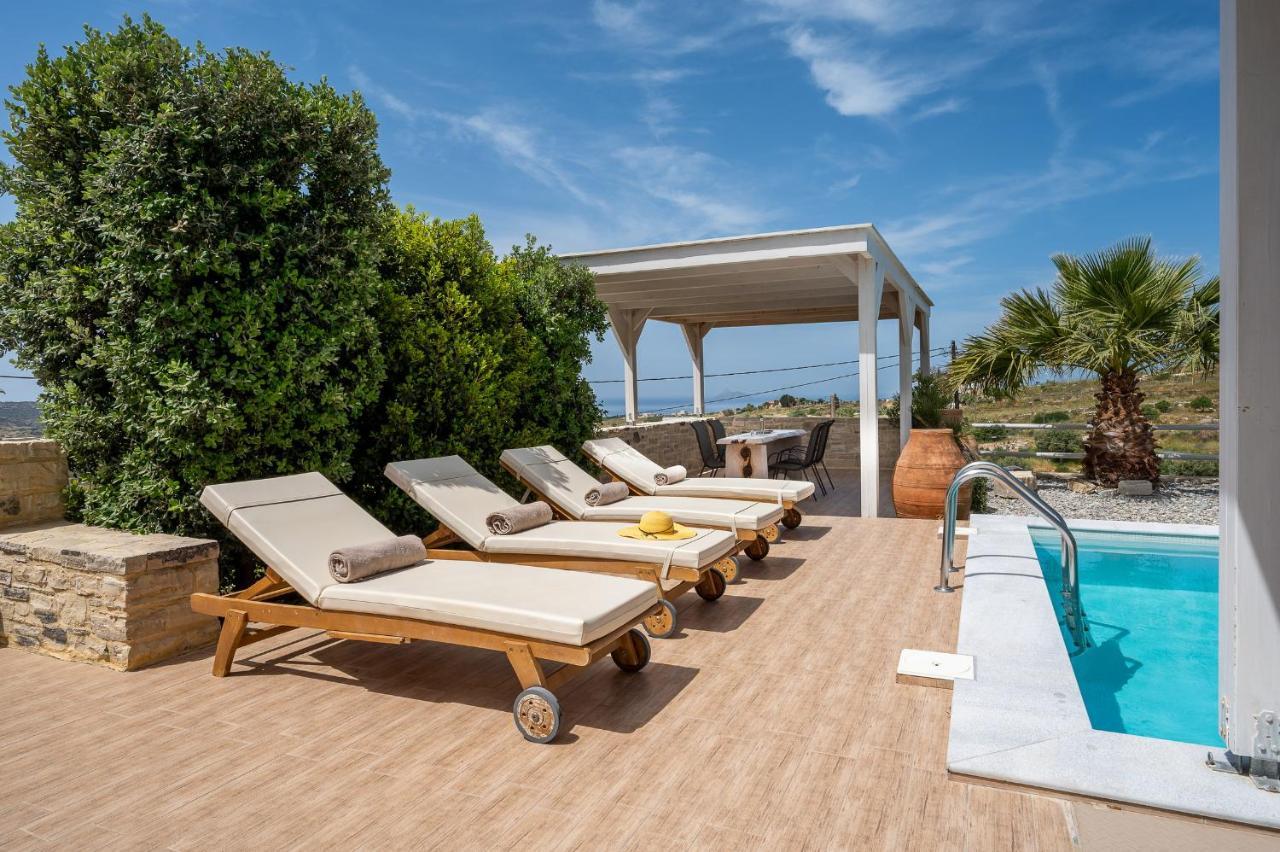 Golden Sky Villa 卡米拉日 外观 照片