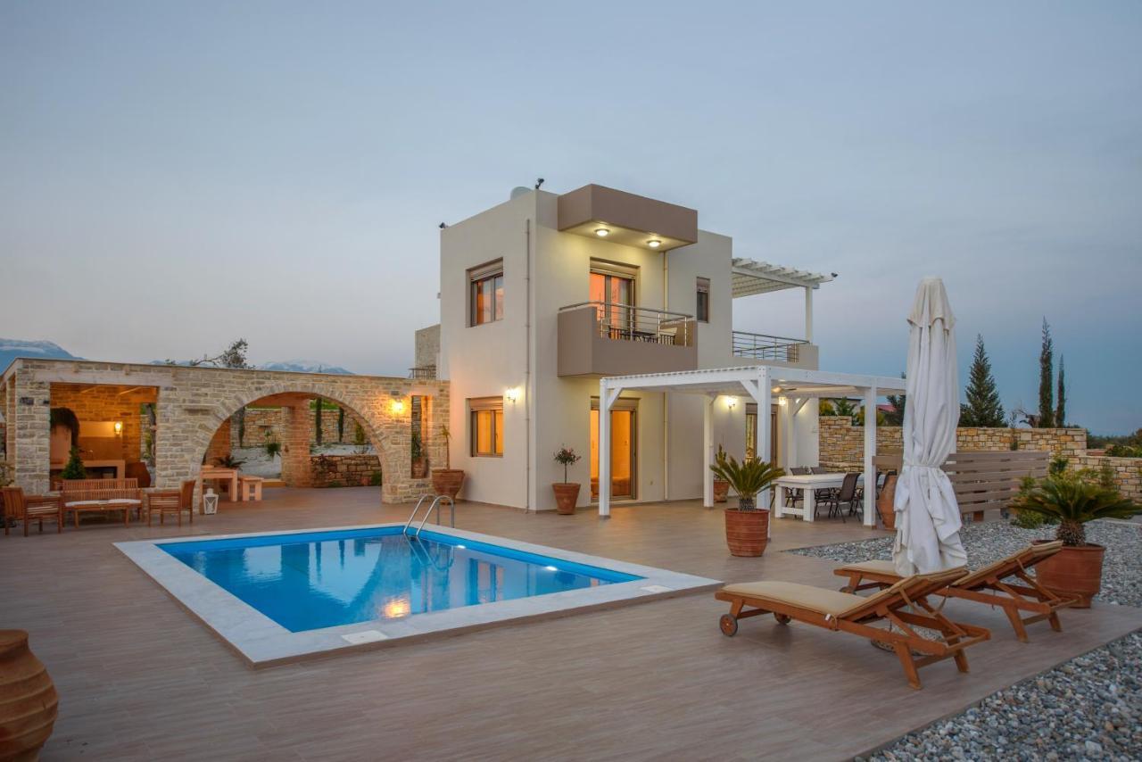 Golden Sky Villa 卡米拉日 外观 照片