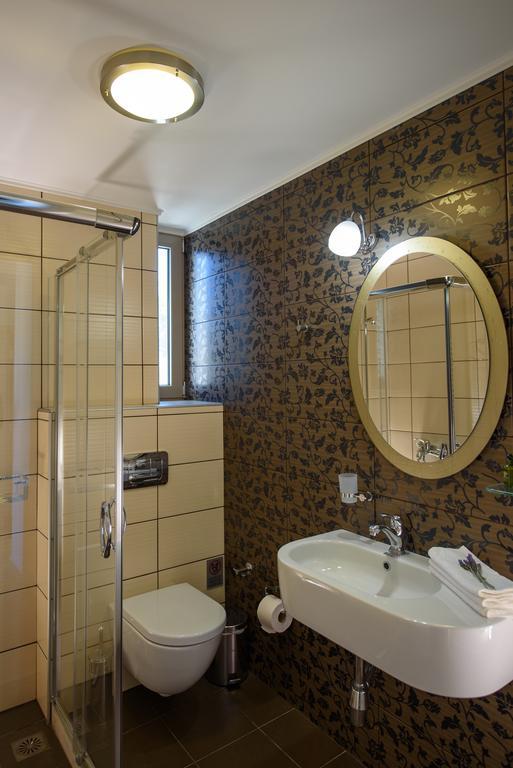 Golden Sky Villa 卡米拉日 外观 照片