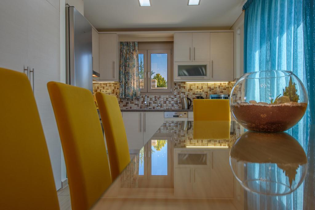Golden Sky Villa 卡米拉日 外观 照片