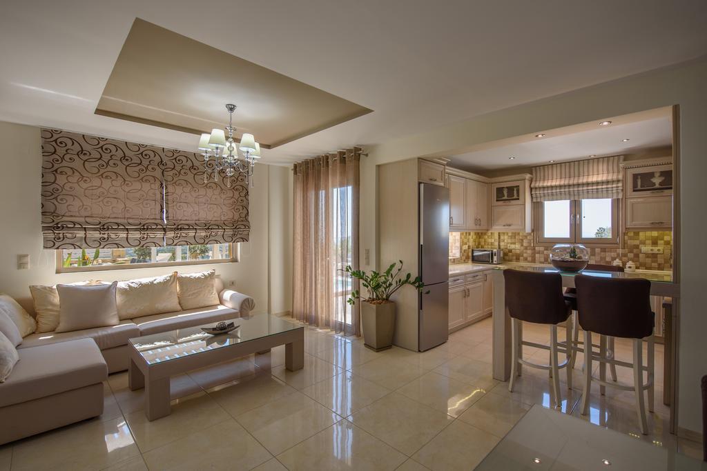 Golden Sky Villa 卡米拉日 外观 照片