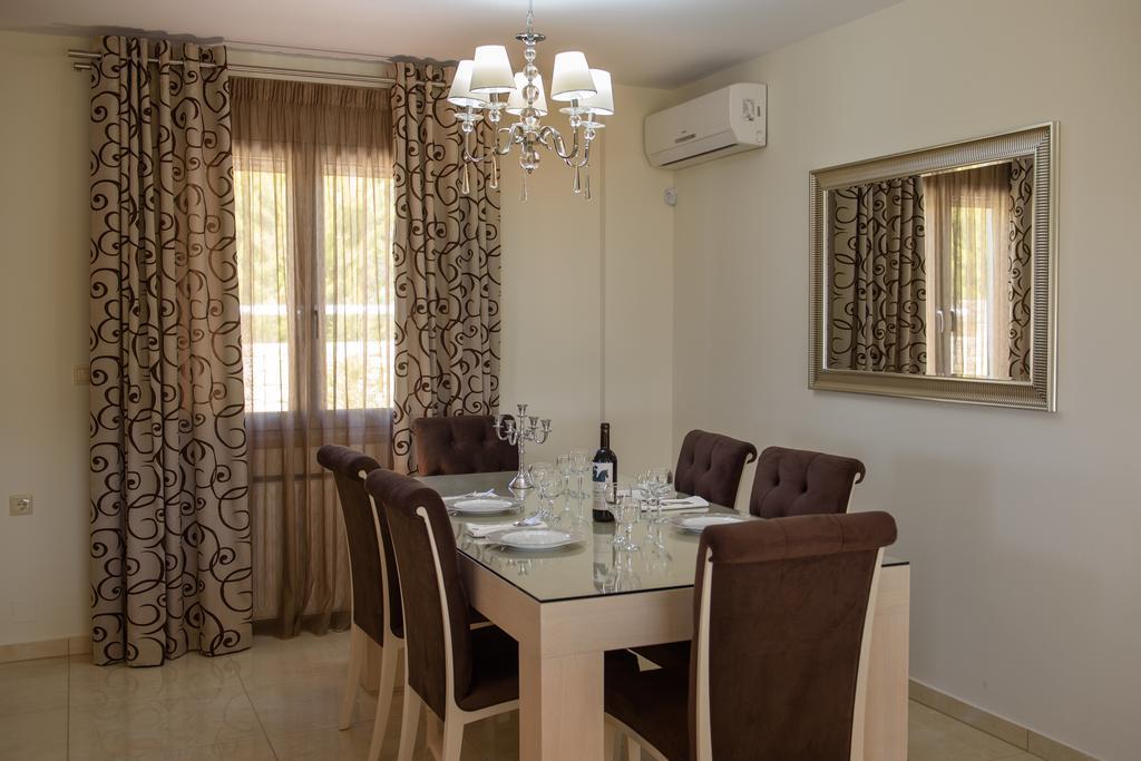 Golden Sky Villa 卡米拉日 外观 照片
