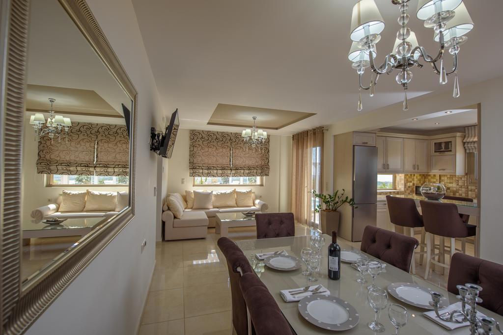 Golden Sky Villa 卡米拉日 外观 照片