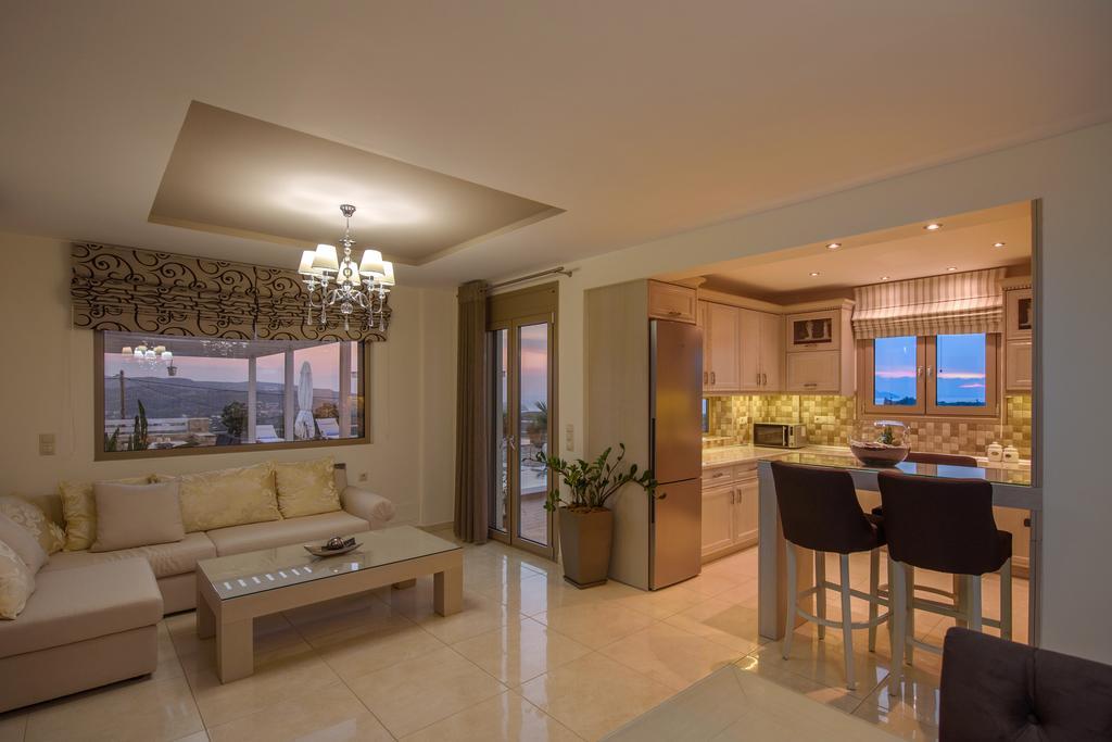 Golden Sky Villa 卡米拉日 外观 照片